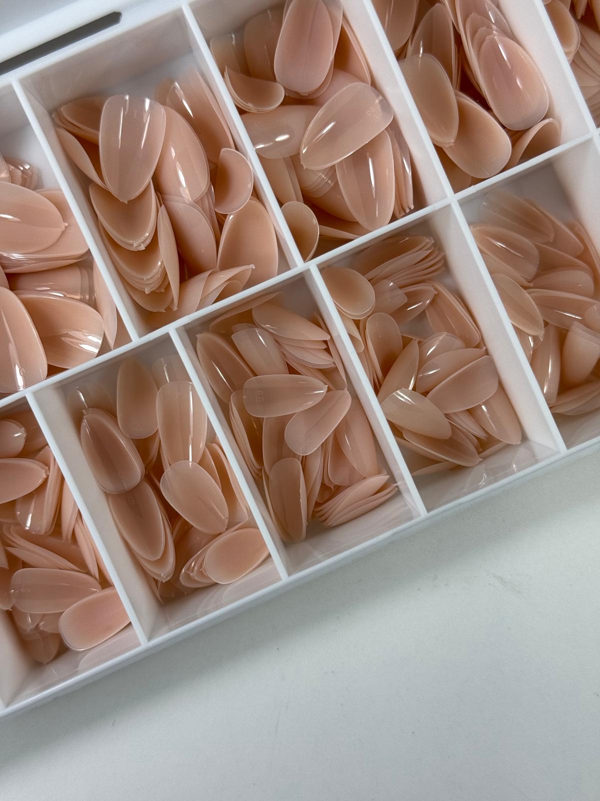 Press-On/ Show Tips Almond Short in een box 600 pcs - Beauty by Wenn